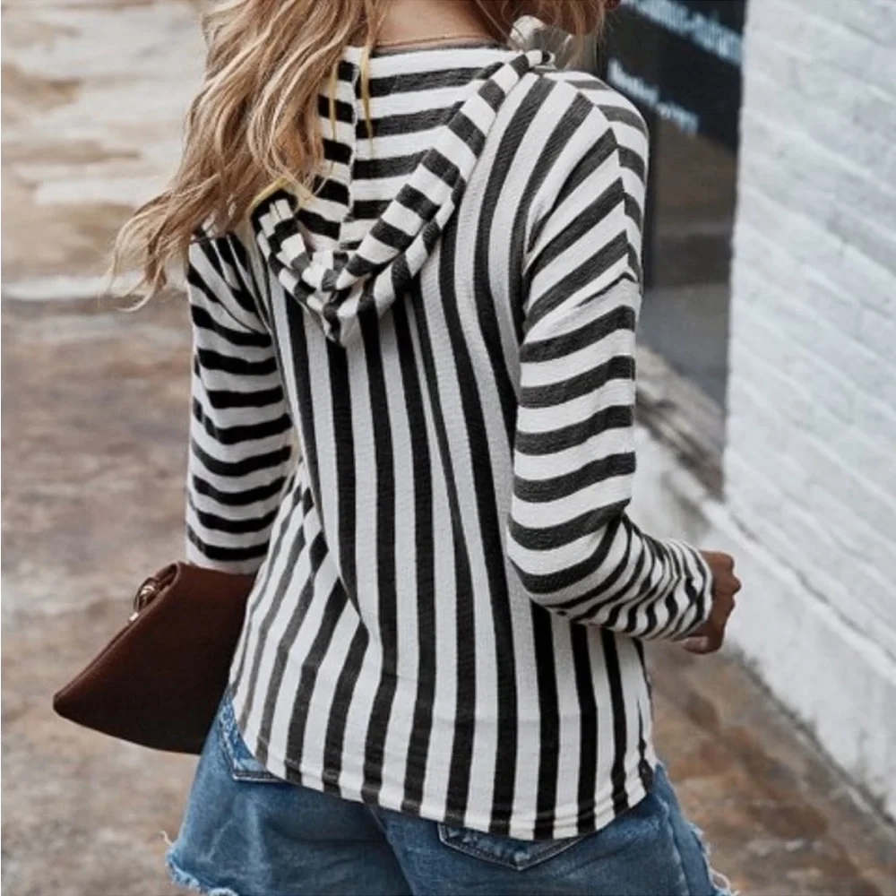 NEW•S-L•SOUL SUNRISE NY TO LA KNIT STRIPED HOODED POCKET SWEATER - Picture 2 of 7